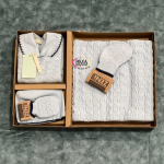 Ténue baptême en laine  pour bébé – Image 2